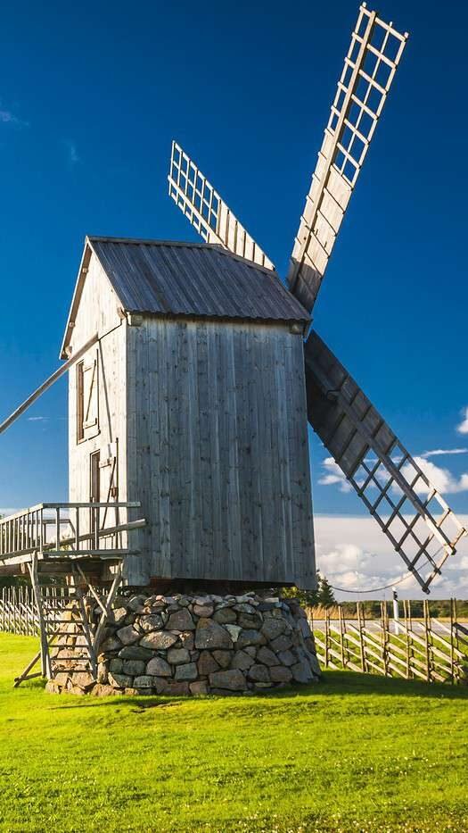 Moulins à vent d’Angla sur l’île de Saaremaa